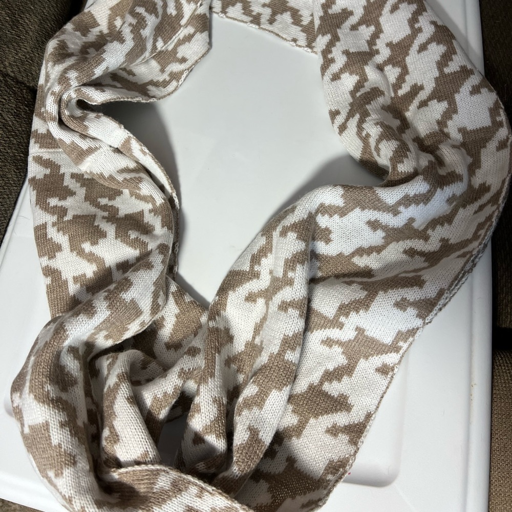 Neck wrap scarf